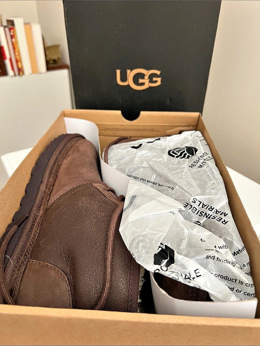 UGG Neumel Distressed Brown US 12